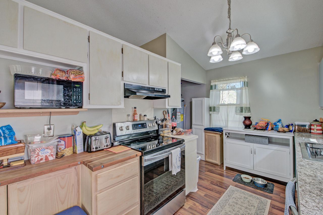 102 Nancy Lane Photo 32