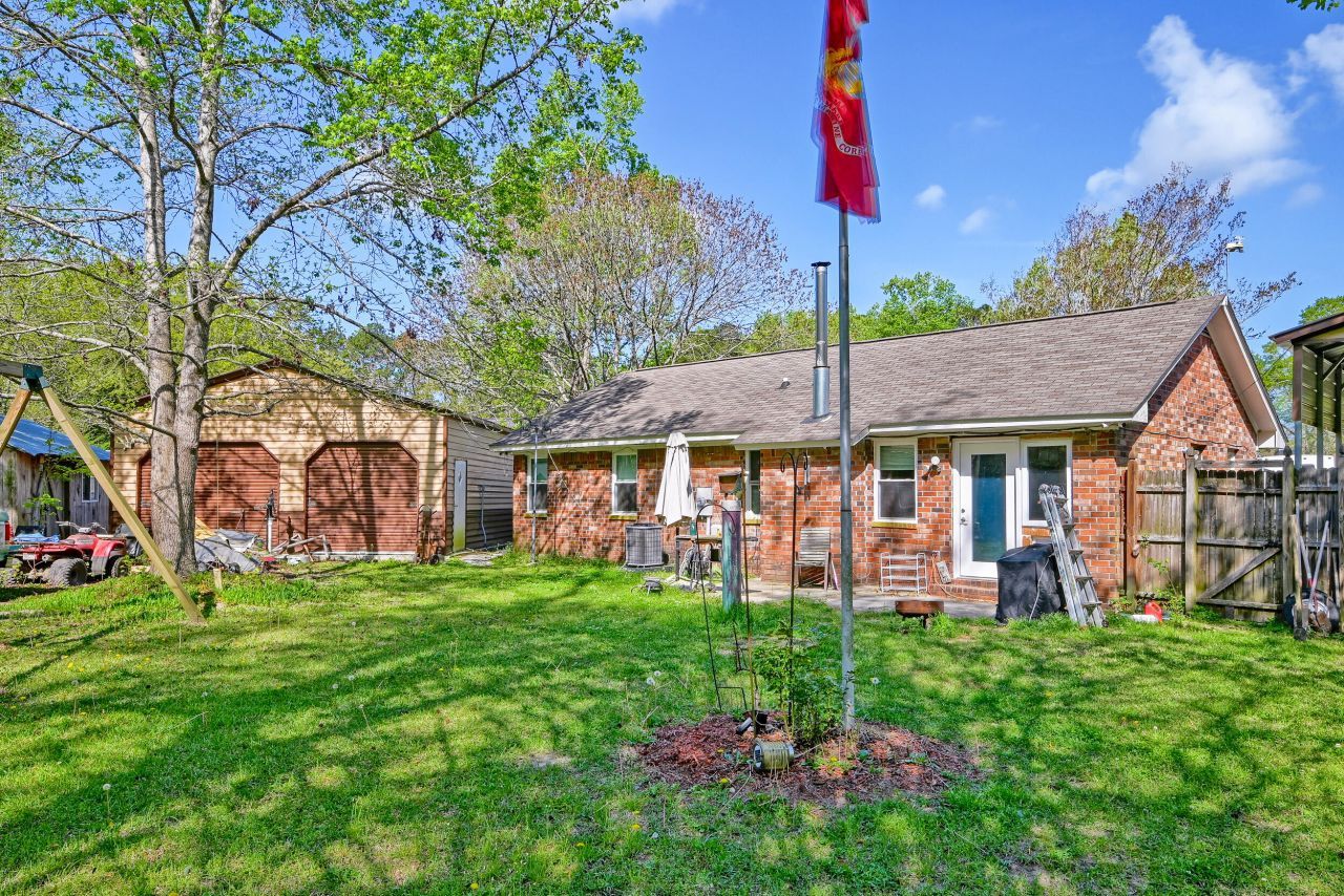 102 Nancy Lane Photo 40