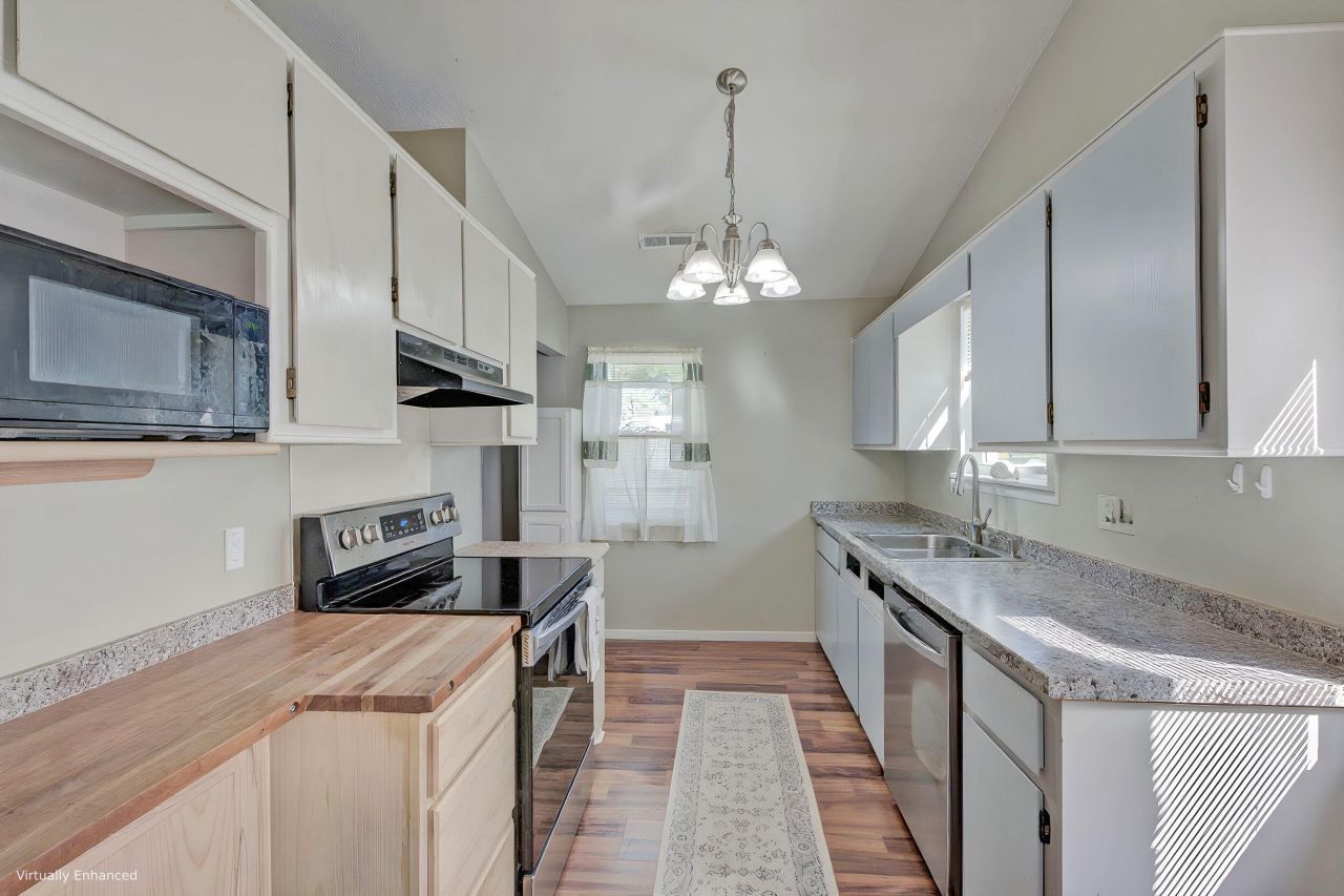 102 Nancy Lane Photo 6