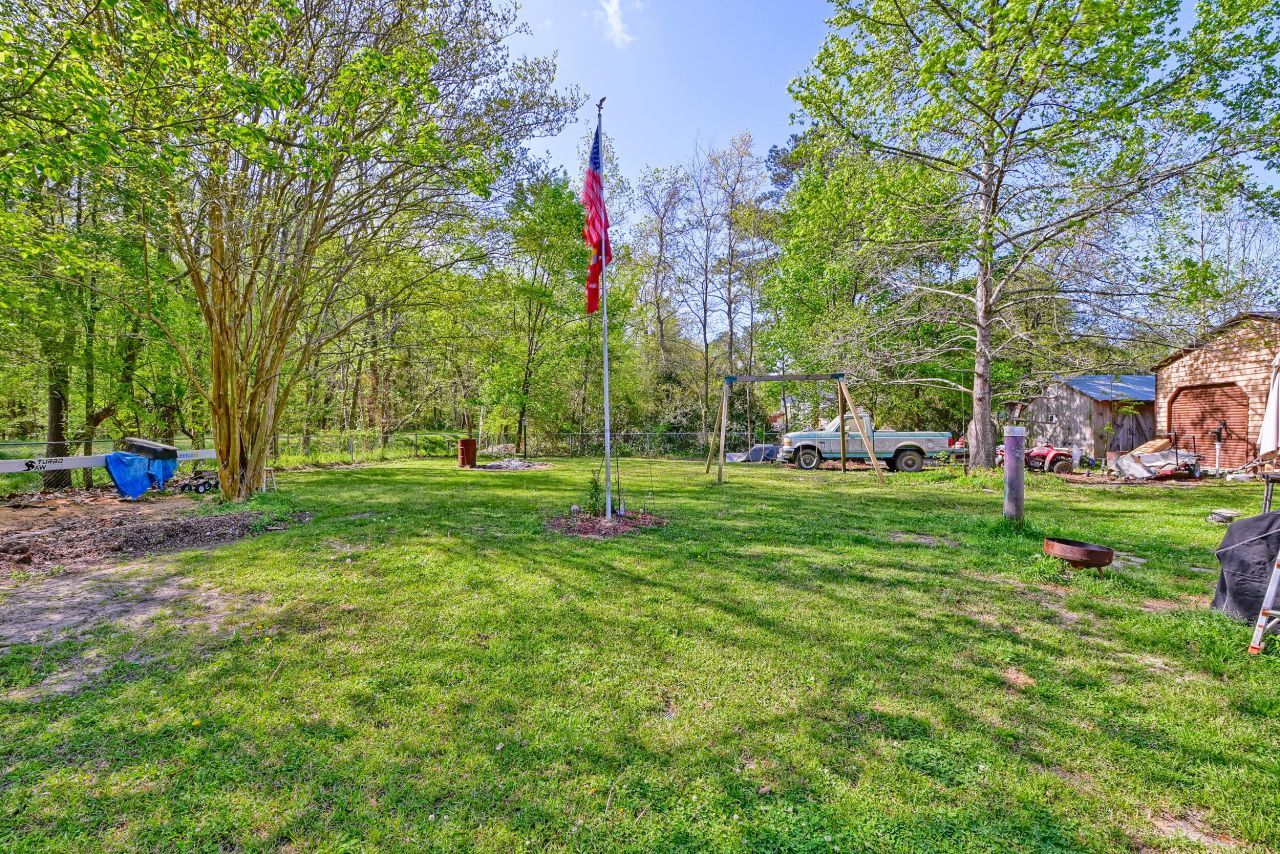 102 Nancy Lane Photo 8