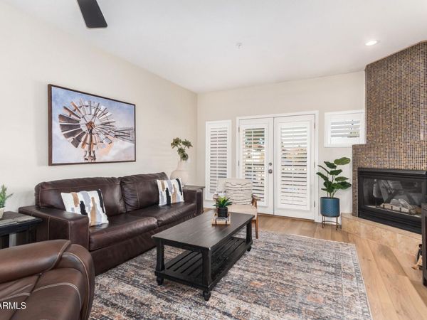 7021 E Earll Drive, Unit 215, Scottsdale, AZ 85251