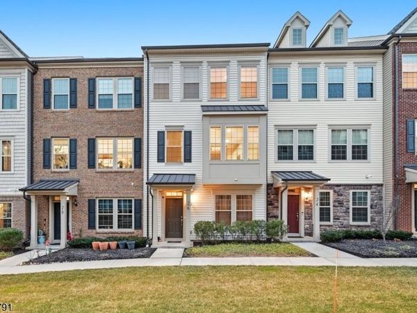 26 Braeburn Ct, Livingston, NJ 07039