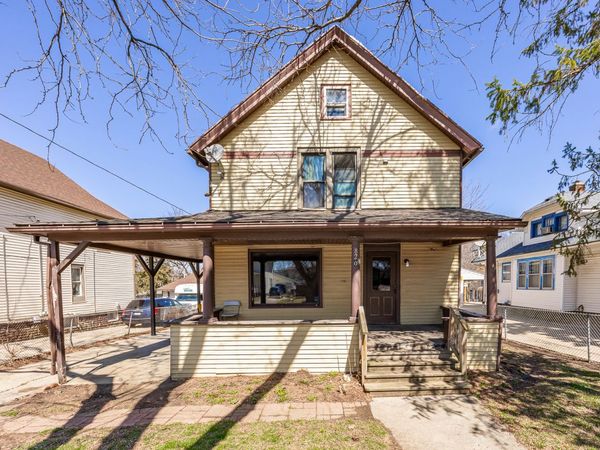 820 SPRING Street, Aurora, IL 60506