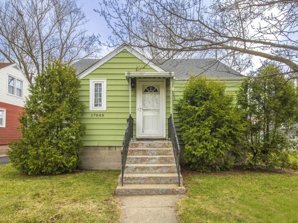 17949 Escanaba Avenue , Lansing, IL 60438