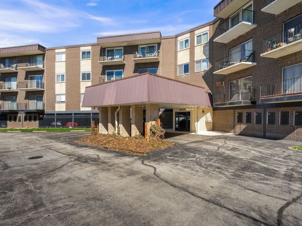 9820 S Pulaski Road , Unit 315, Oak Lawn, IL 60453