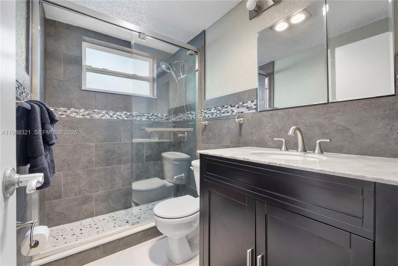 2303 Polk St , Unit 108, Hollywood, FL 33020 Photo