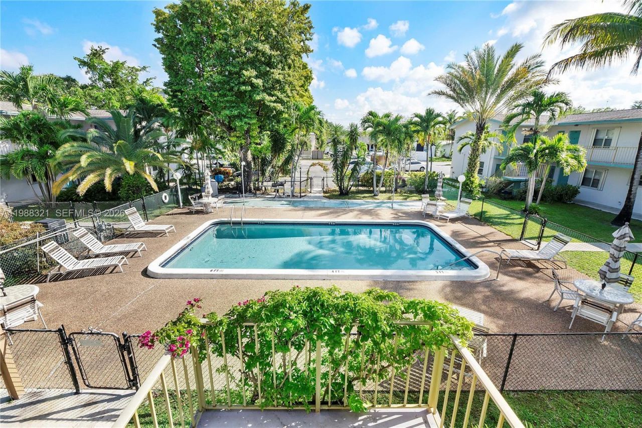 2303 Polk St , Unit 108, Hollywood, FL 33020 Photo