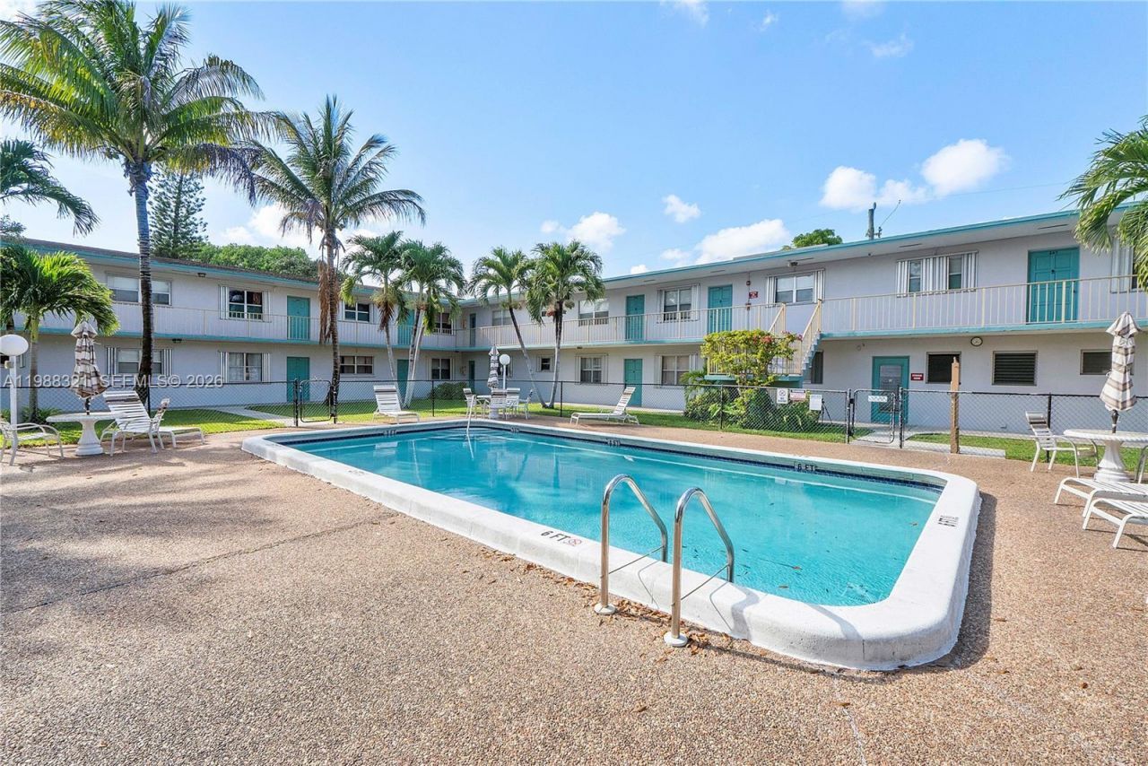 2303 Polk St , Unit 108, Hollywood, FL 33020 Photo