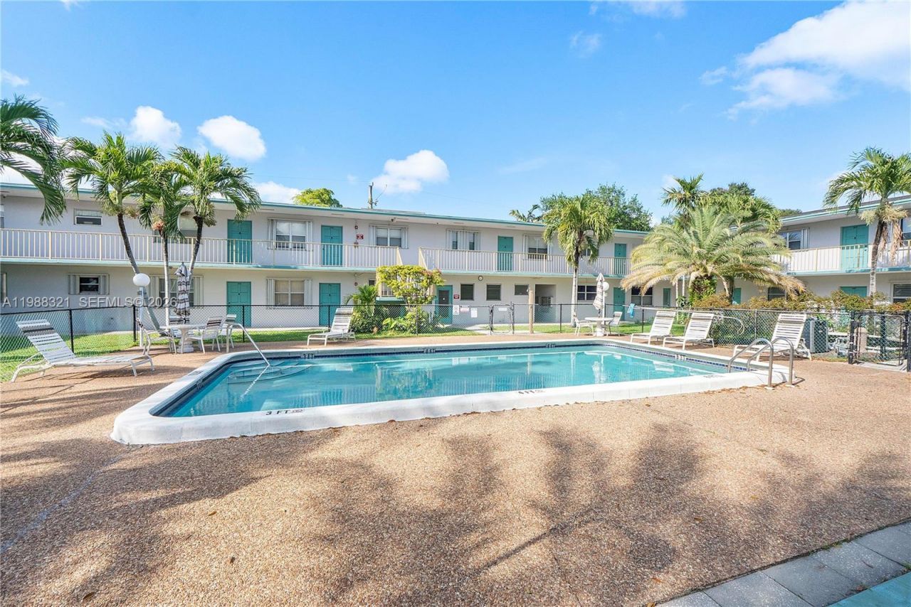 2303 Polk St , Unit 108, Hollywood, FL 33020 Photo