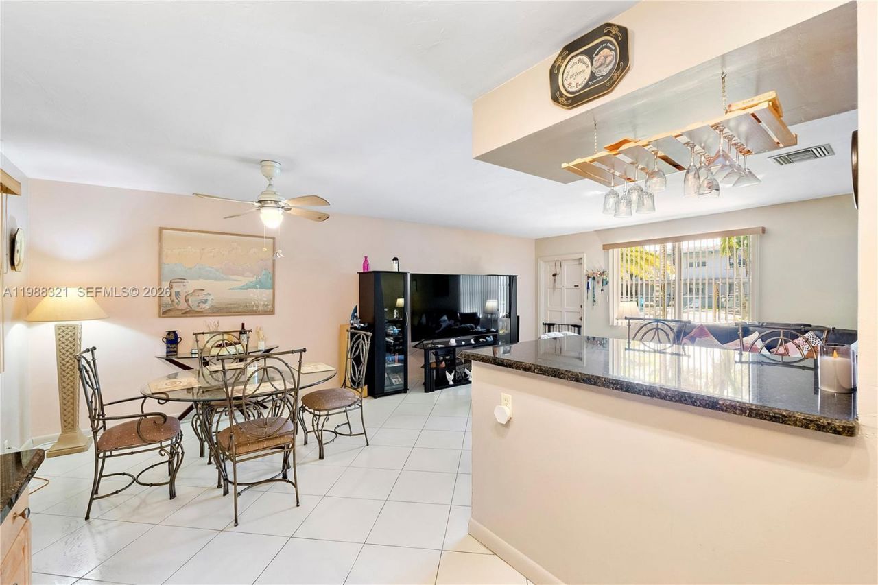 2303 Polk St , Unit 108, Hollywood, FL 33020 Photo