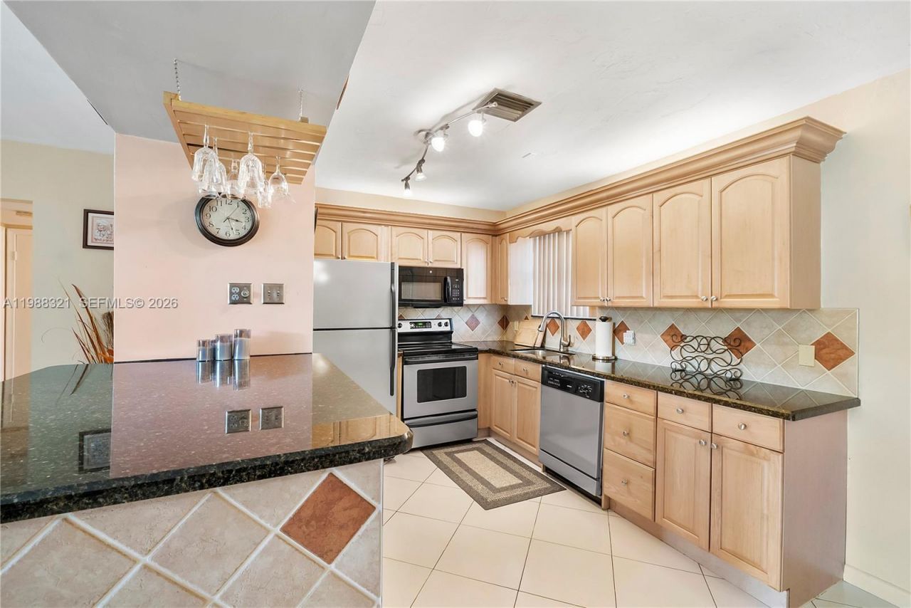 2303 Polk St , Unit 108, Hollywood, FL 33020 Photo