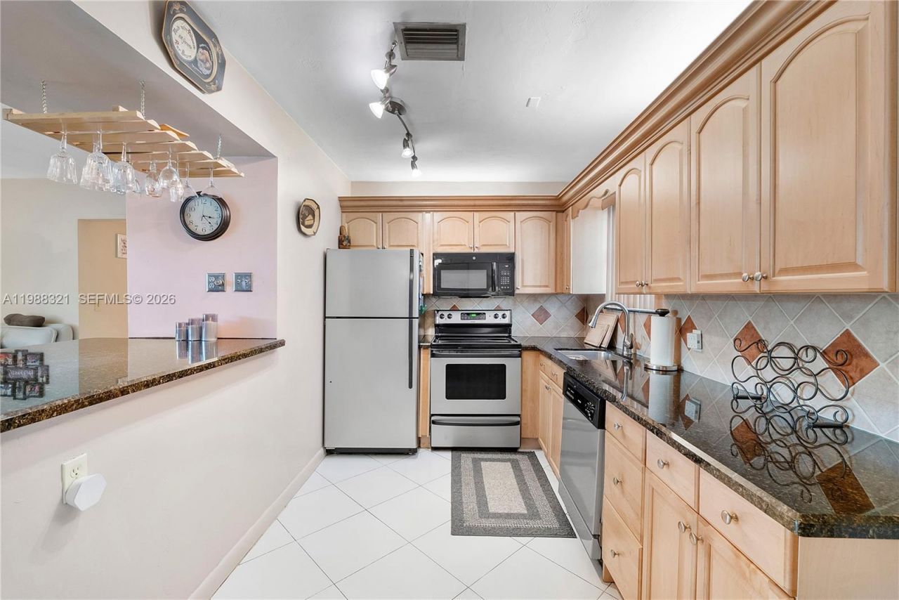 2303 Polk St , Unit 108, Hollywood, FL 33020 Photo