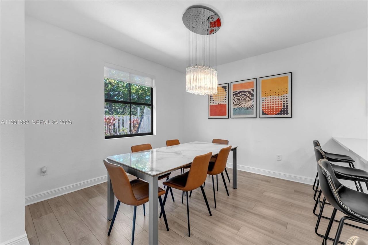 9761 NW 9th St, Miami, FL 33172 Photo