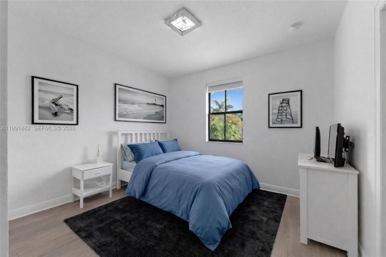 9761 NW 9th St, Miami, FL 33172 Photo