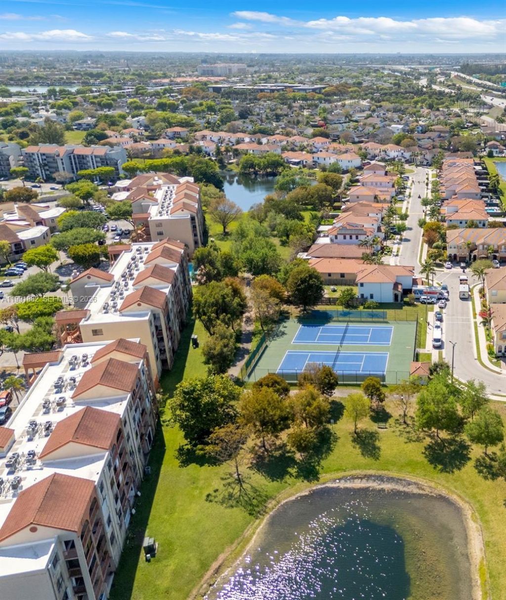 9761 NW 9th St, Miami, FL 33172 Photo