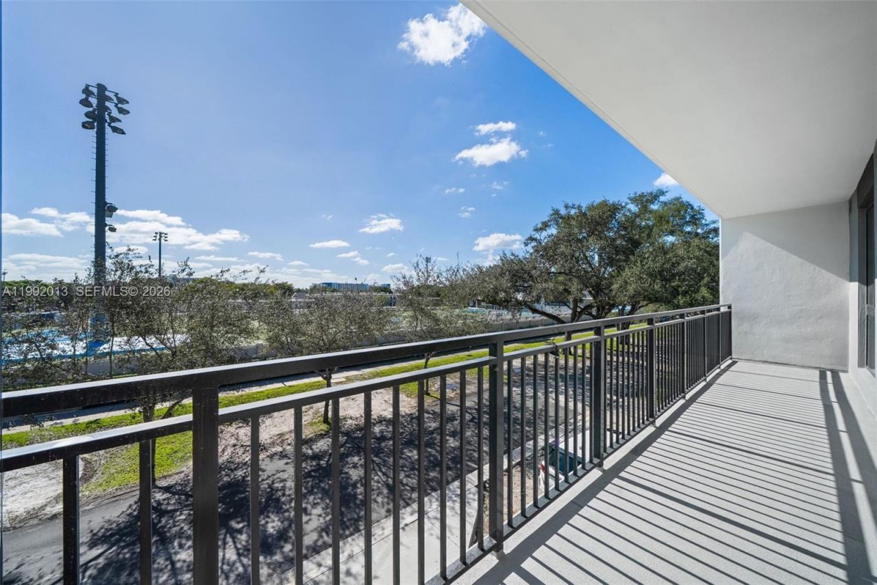2479 NE 192nd St, Unit 206, Miami, FL 33180 Photo