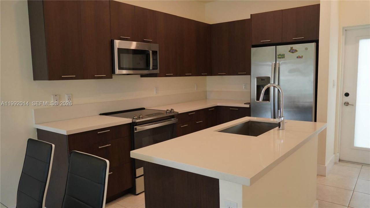 8301 NW 41st St , Unit B-409, Doral, FL 33166 Photo