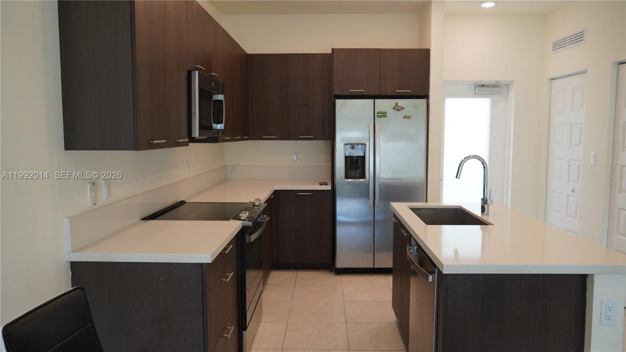 8301 NW 41st St , Unit B-409, Doral, FL 33166 Photo