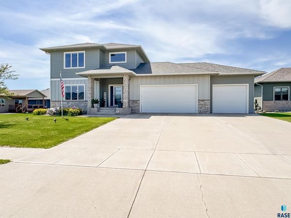 6913 E 37th St, Sioux Falls, SD 57110