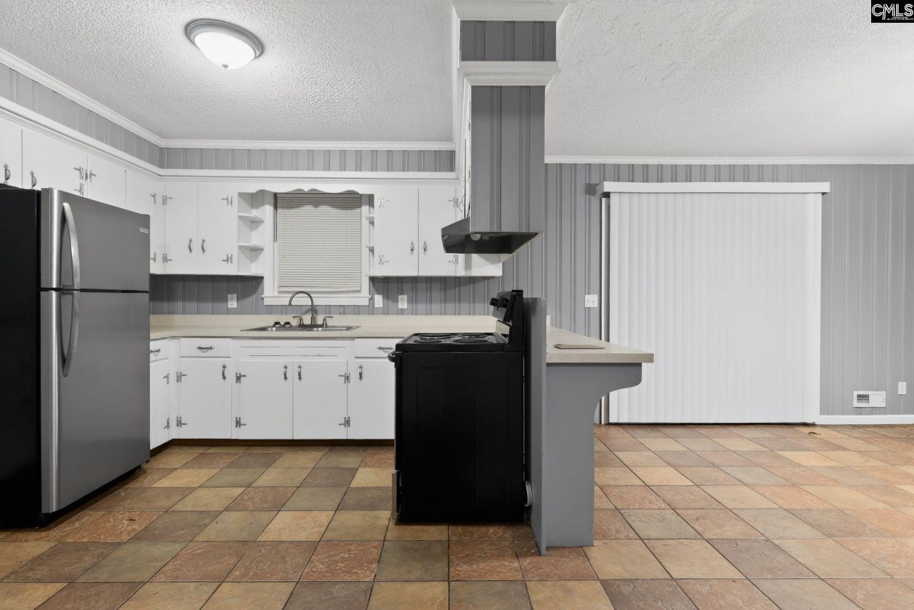 1454 Fork Avenue  Photo 14