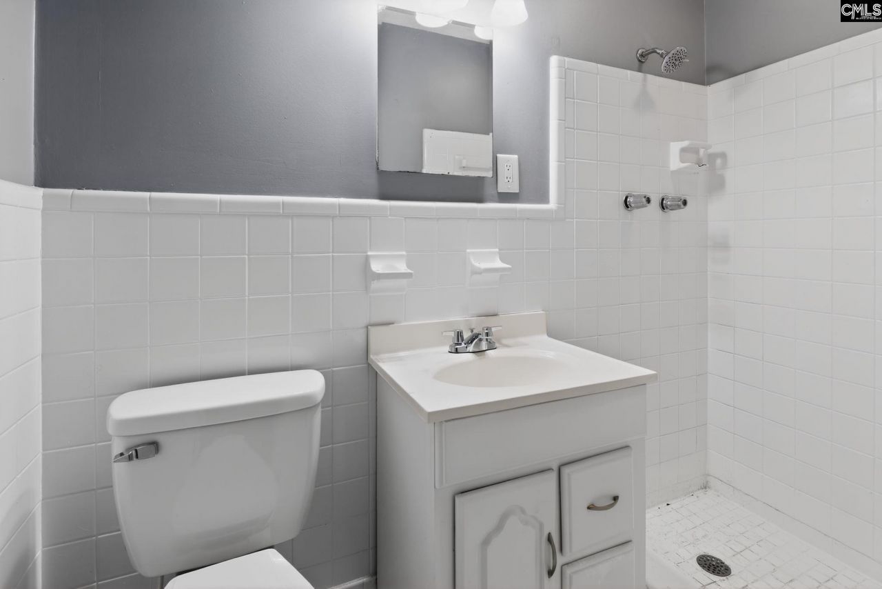 1454 Fork Avenue  Photo 23