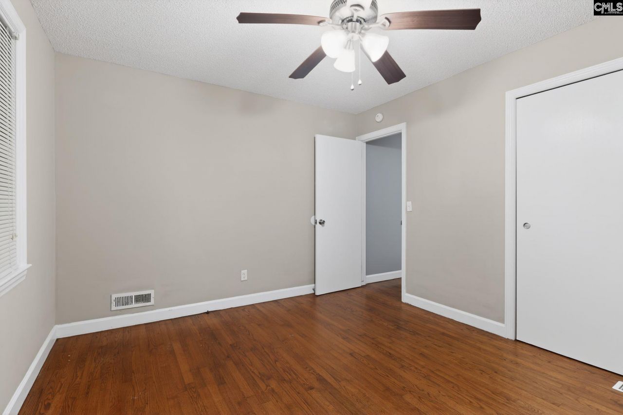 1454 Fork Avenue  Photo 25