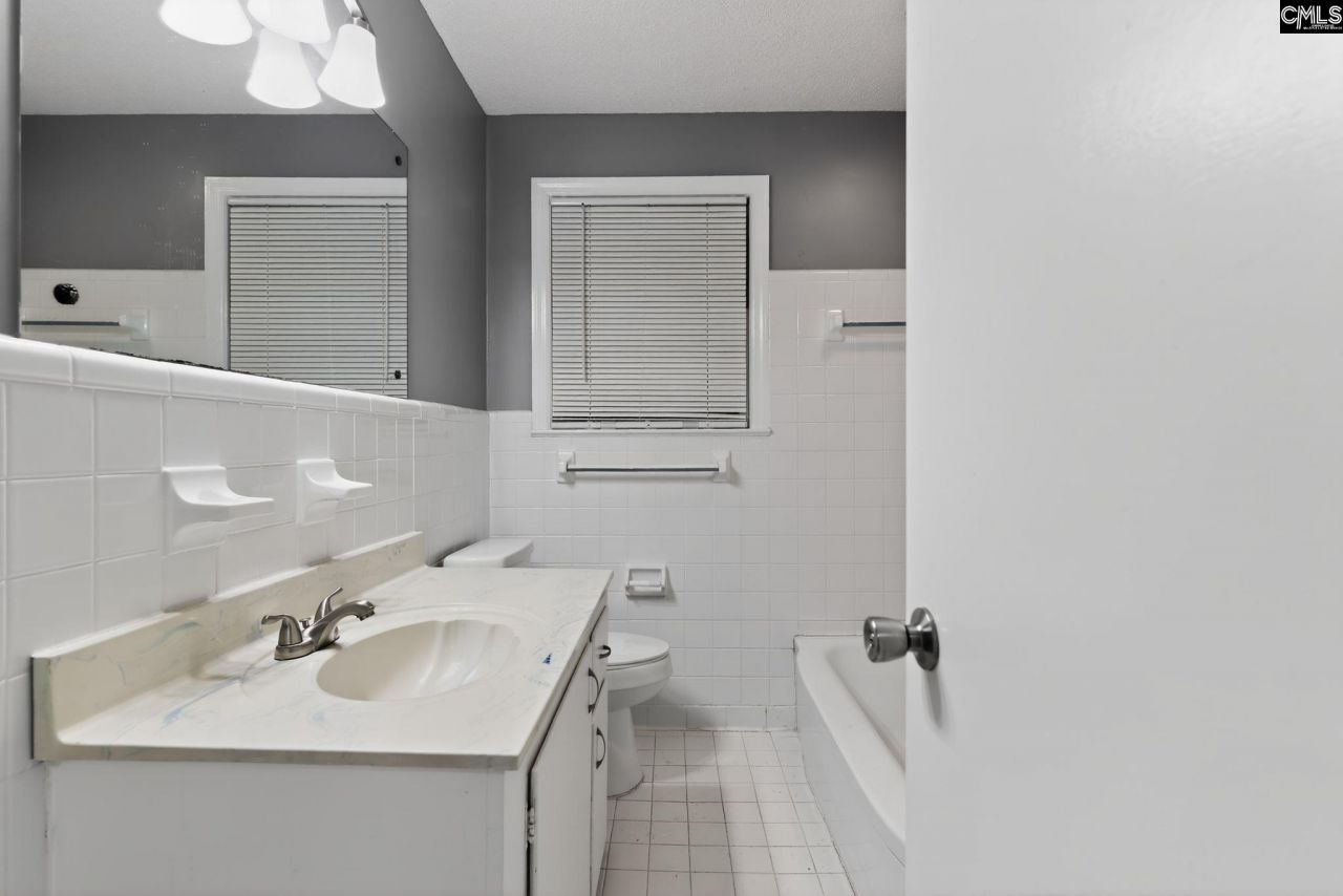 1454 Fork Avenue  Photo 26