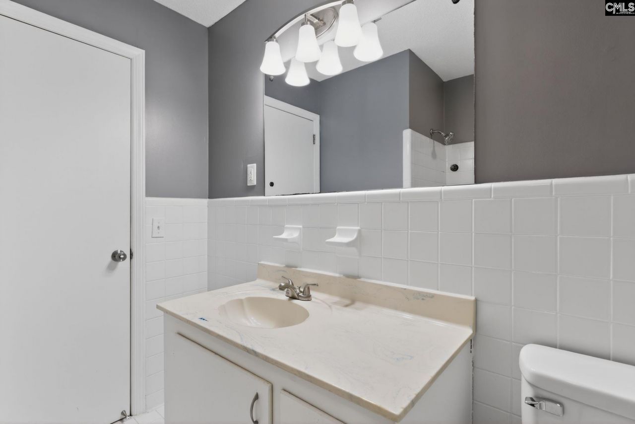 1454 Fork Avenue  Photo 27