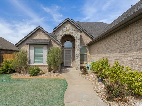 9305 NW 80th Street, Yukon, OK 73099