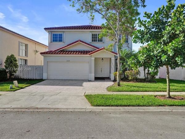 17026 NW 19th St , Pembroke Pines, FL 33028