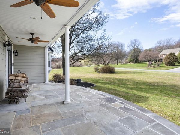 61 GREEN POND LANE, GLENMOORE, PA 19343