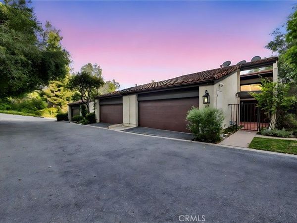 69 Penhill Court, Glendale, CA 91206