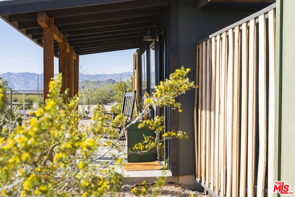 1304 Mile Square Road, Joshua Tree, CA 92252 Main Photo