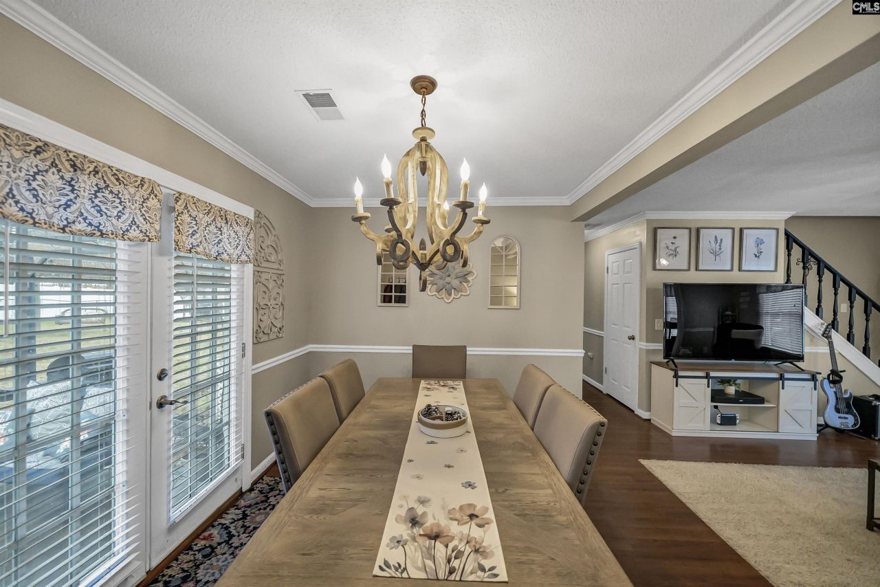 328 Bagford Court  Photo 7