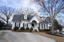 328 Bagford Court  photo 4