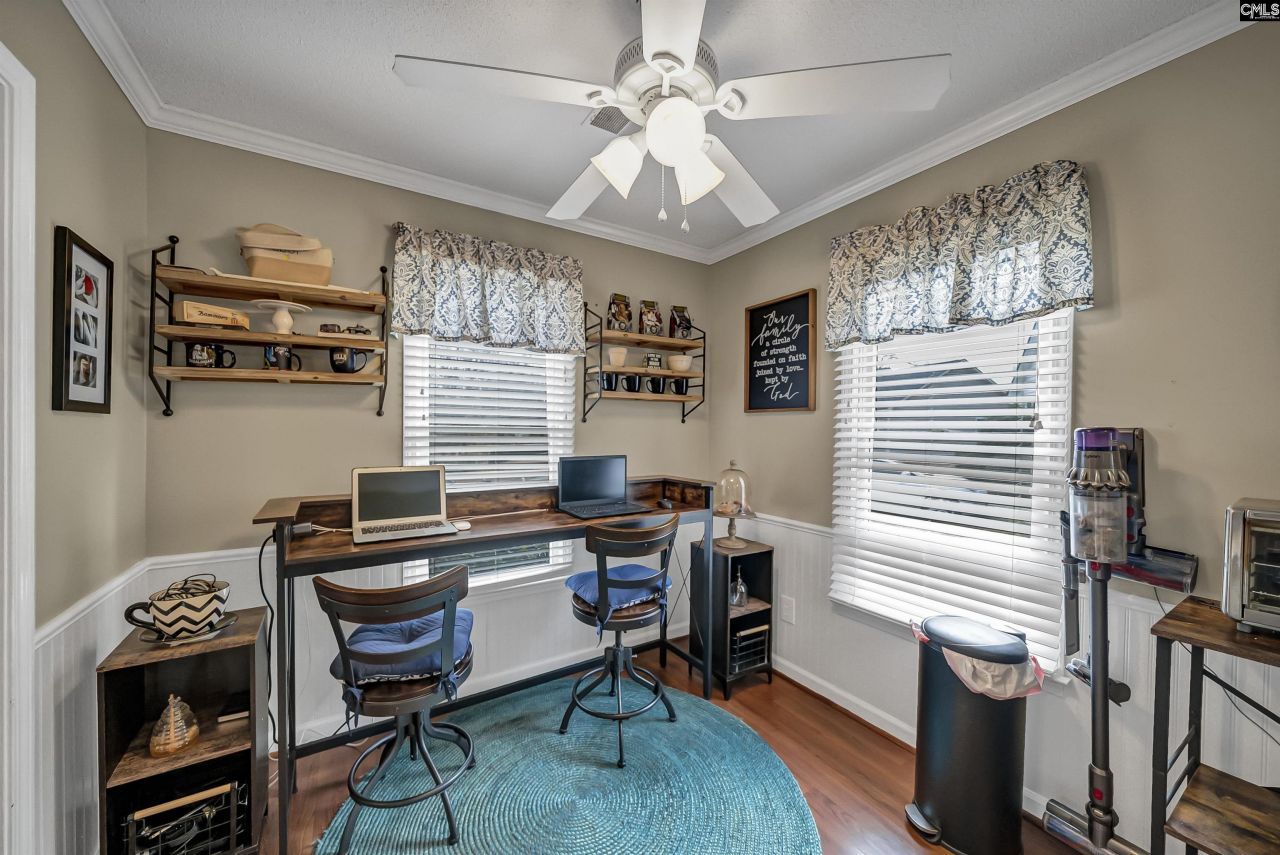 328 Bagford Court  Photo 8