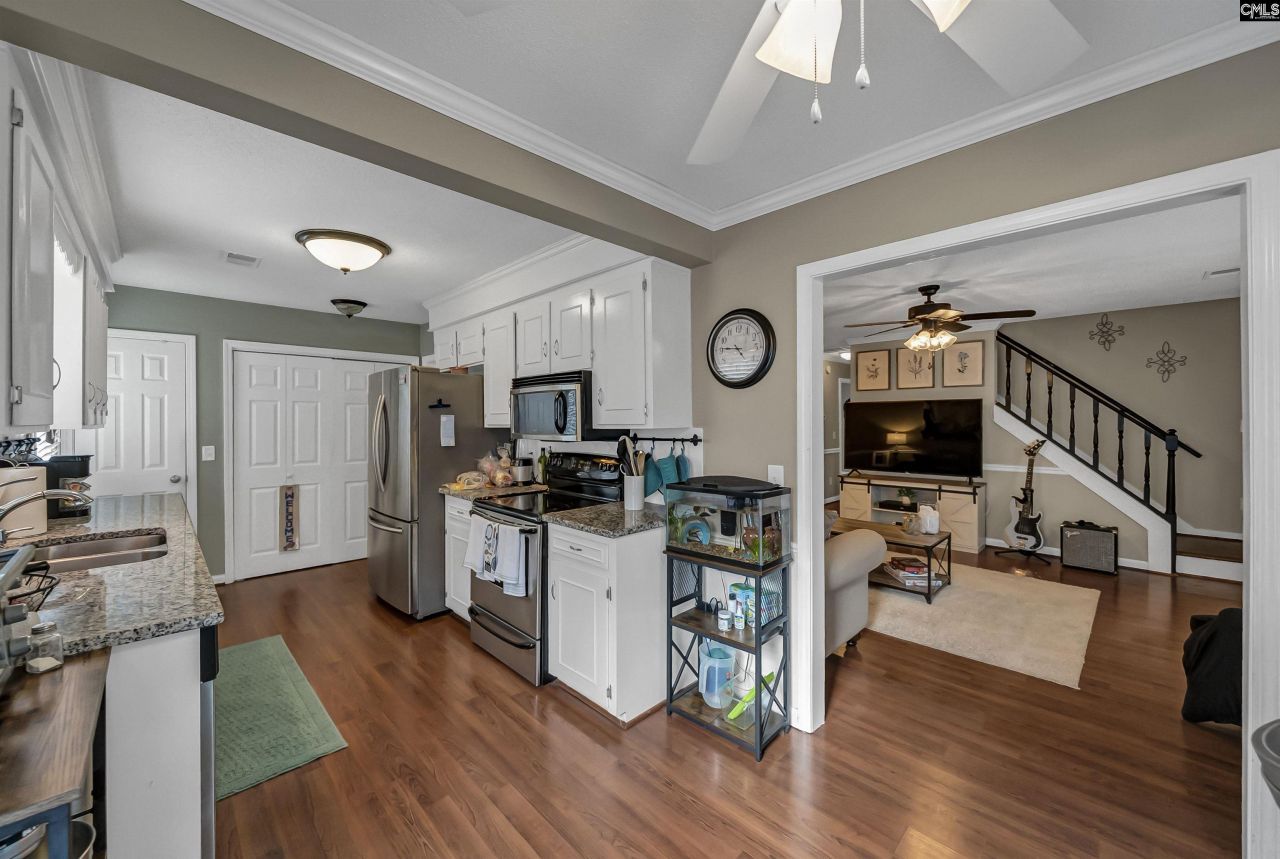 328 Bagford Court  Photo 9