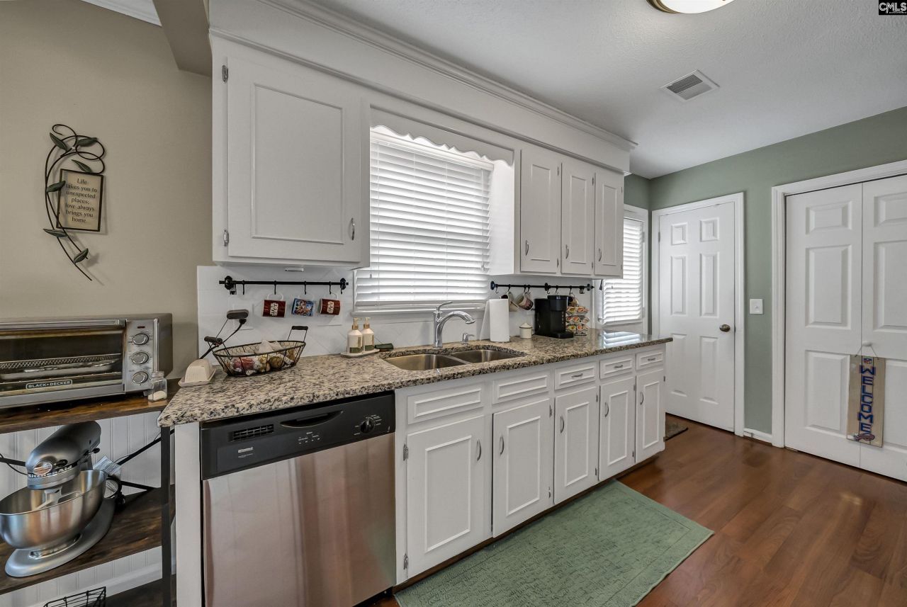 328 Bagford Court  Photo 10