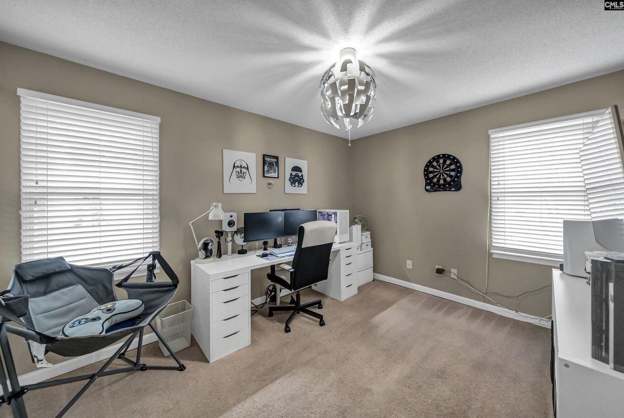 328 Bagford Court  Photo 17