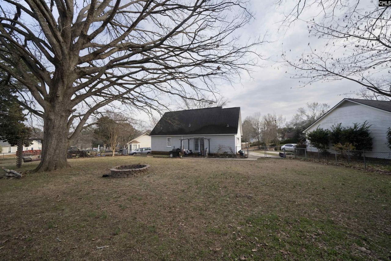 328 Bagford Court  Photo 32