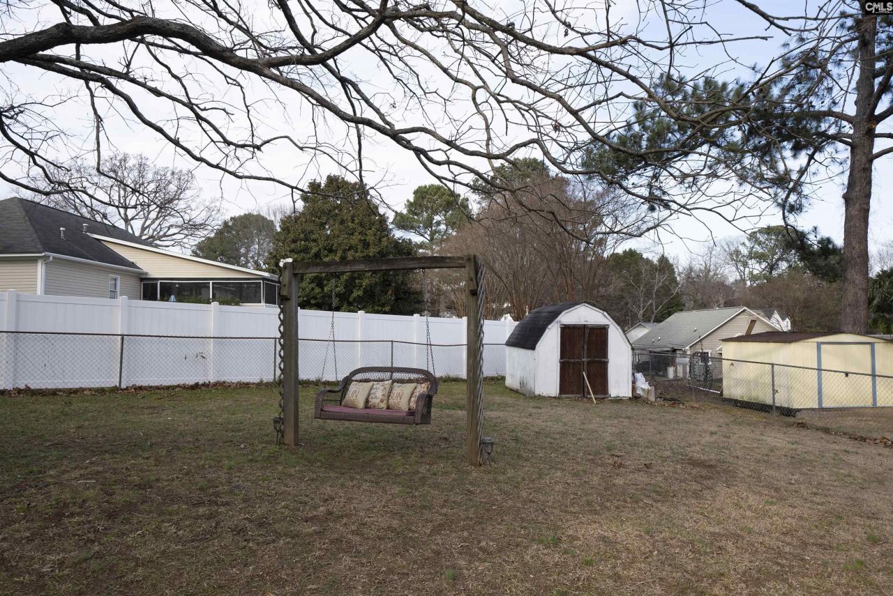 328 Bagford Court  Photo 33