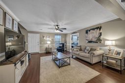 328 Bagford Court  photo 4