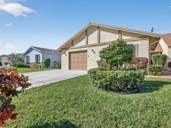 870 NW 32nd Avenue, Delray Beach, FL 33445