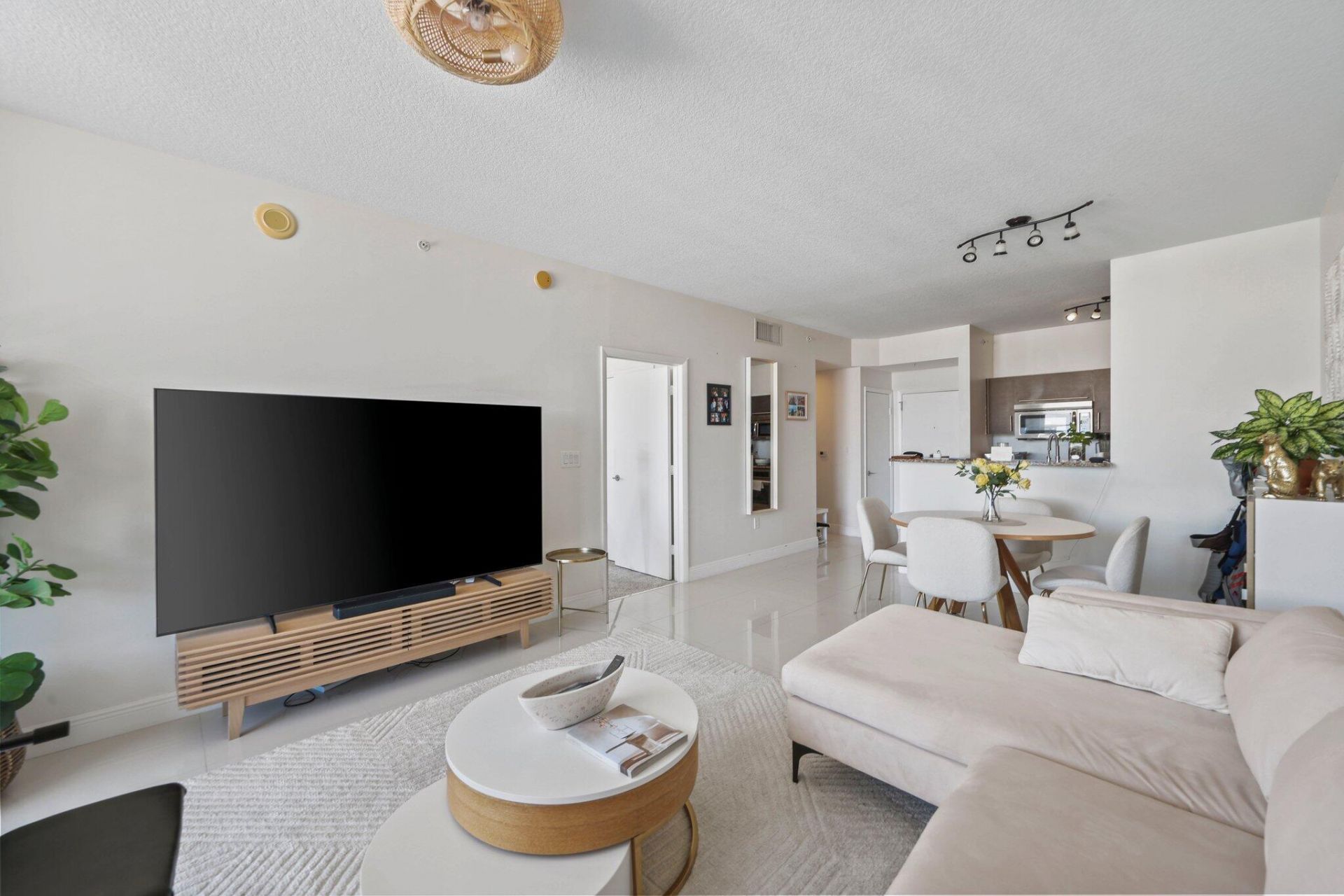 550 Okeechobee Boulevard, Unit 1421, West Palm Beach, FL 33401 Photo