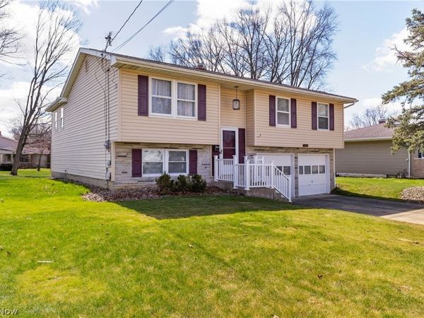 4829 Pinetrace Drive, Youngstown, OH 44515