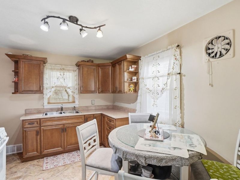 1042 Stewart Street, Newark, OH 43055 Photo 8