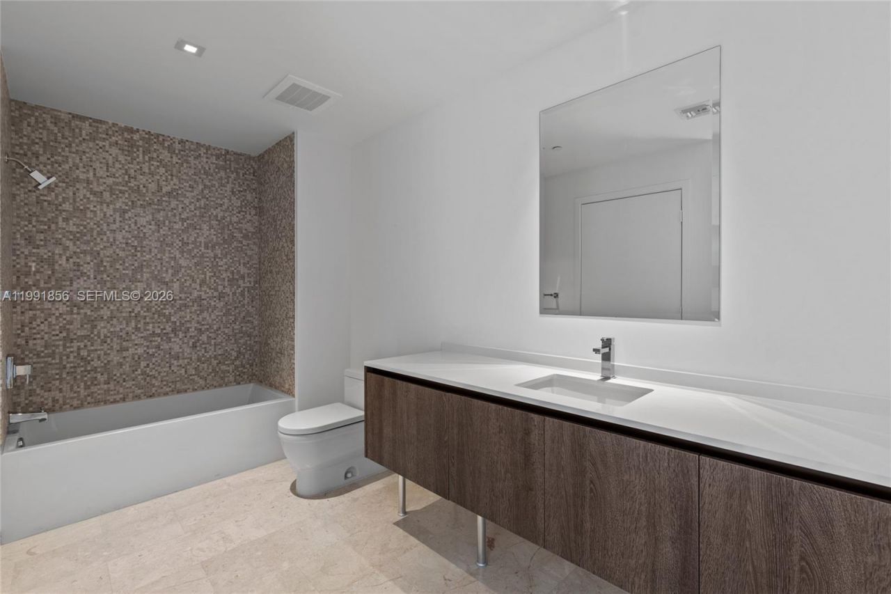 88 SW 7th St, Unit 904, Miami, FL 33130 Photo