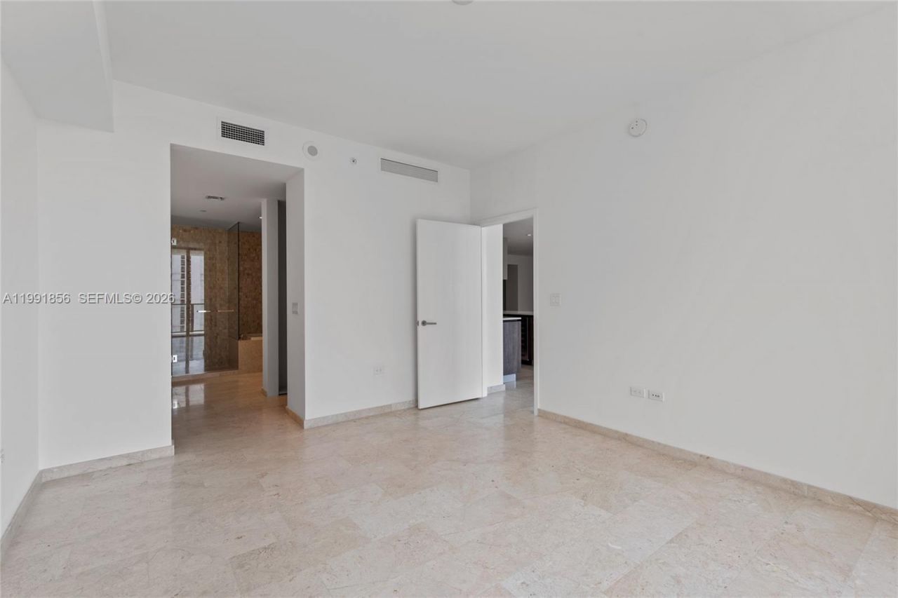 88 SW 7th St, Unit 904, Miami, FL 33130 Photo