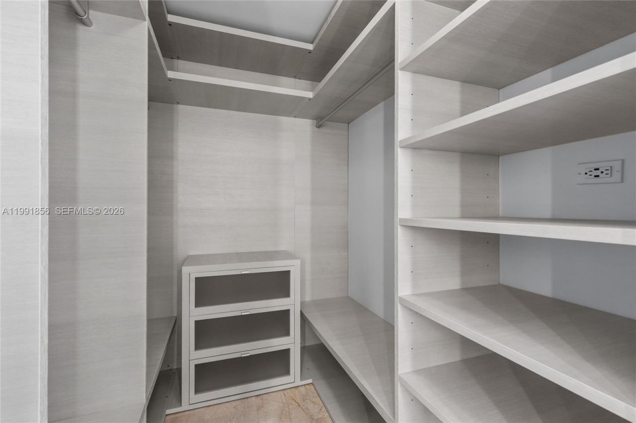 88 SW 7th St, Unit 904, Miami, FL 33130 Photo