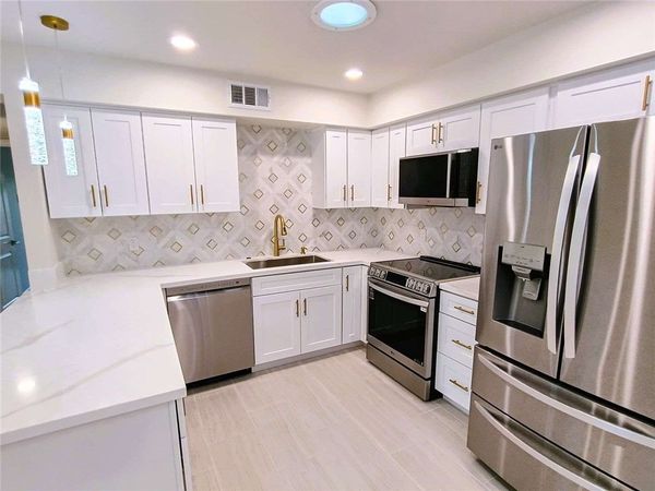 3028 Sunflower Circle E, Palm Springs, CA 92262